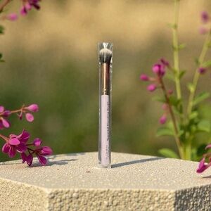 ⭐️ Elizabeth Mott Tapered Blending Brush
